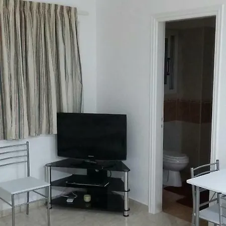 Studio With Swimming Pool * Paphos